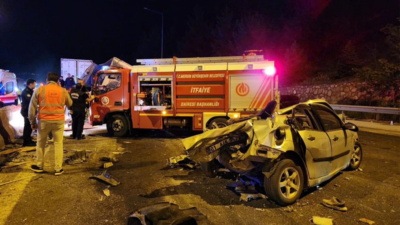Adana'da 13 aracın karıştığı zincirleme trafik kazası: 7 ölü, 7 yaralı