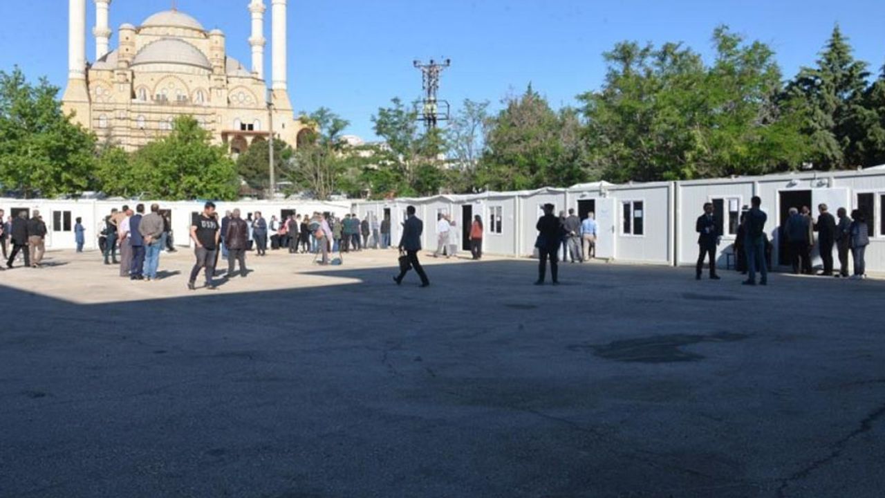 Depremin merkez üssü Kahramanmaraş'ta vatandaşlar oy kullanmaya başladı