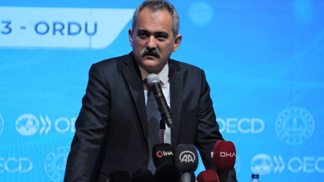 Bakan Özer: 'Türkiye OECD ülkeleri ile rekabet ediyor'