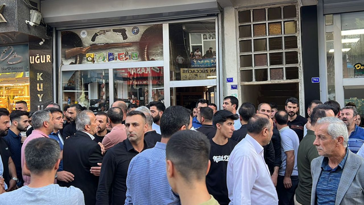 Şemdinli'de polis ve vatandaşlar arasında kısa süreliğine gerginlik