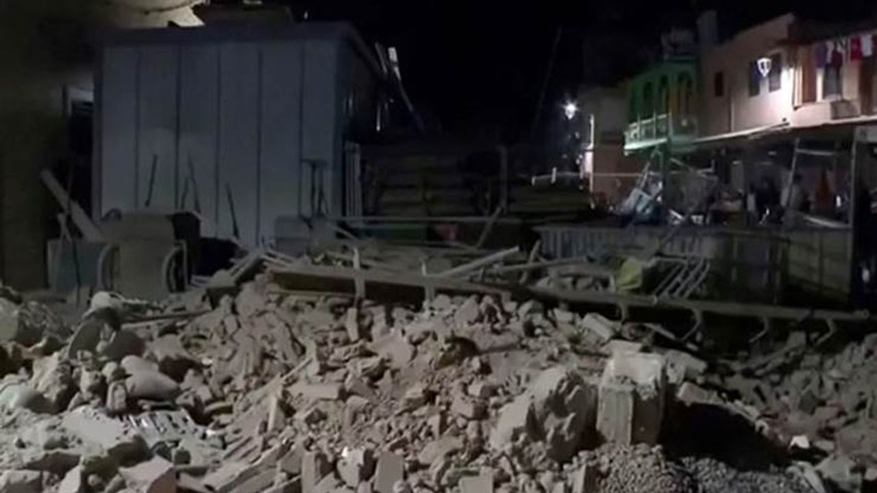 7 büyüklüğünde deprem: İlk belirlemelere göre 296 kişi hayatını kaybetti
