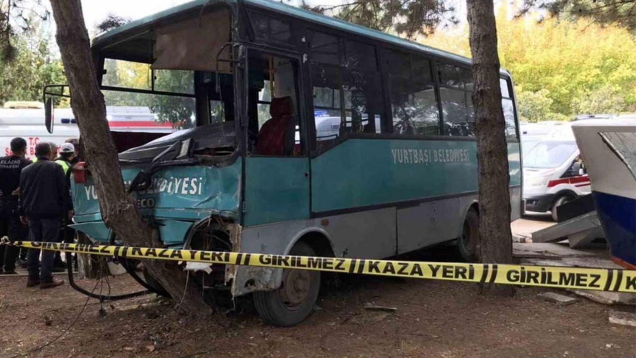 Korkunç kaza! Öğrencileri taşıyan midibüsün freni patladı: 1 Ölü, 27 Yaralı