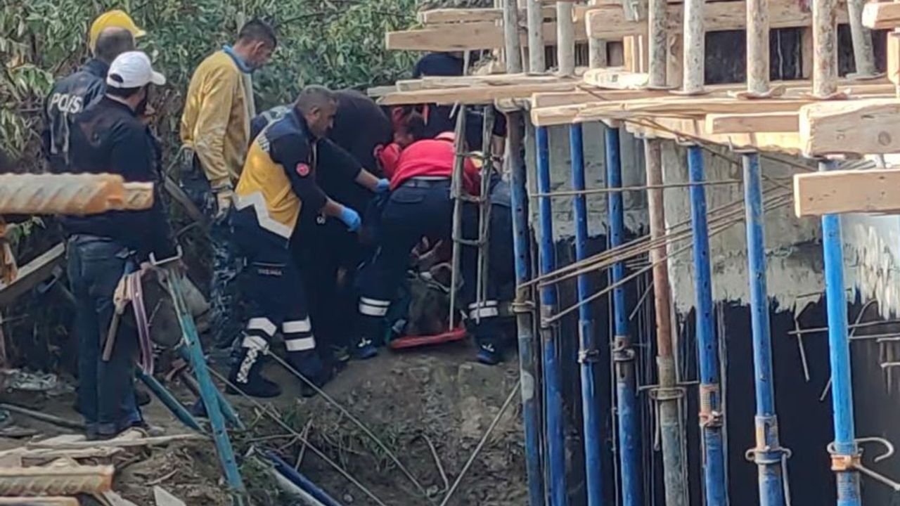 Van’da inşaatta çökme meydana geldi: 2 işçi göçük altında kaldı