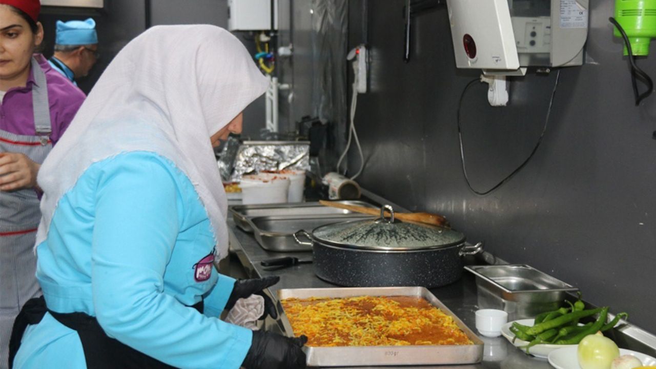 Mardin’de sığınmacı, depremzede ve kadınların başarısı için restoran açıldı