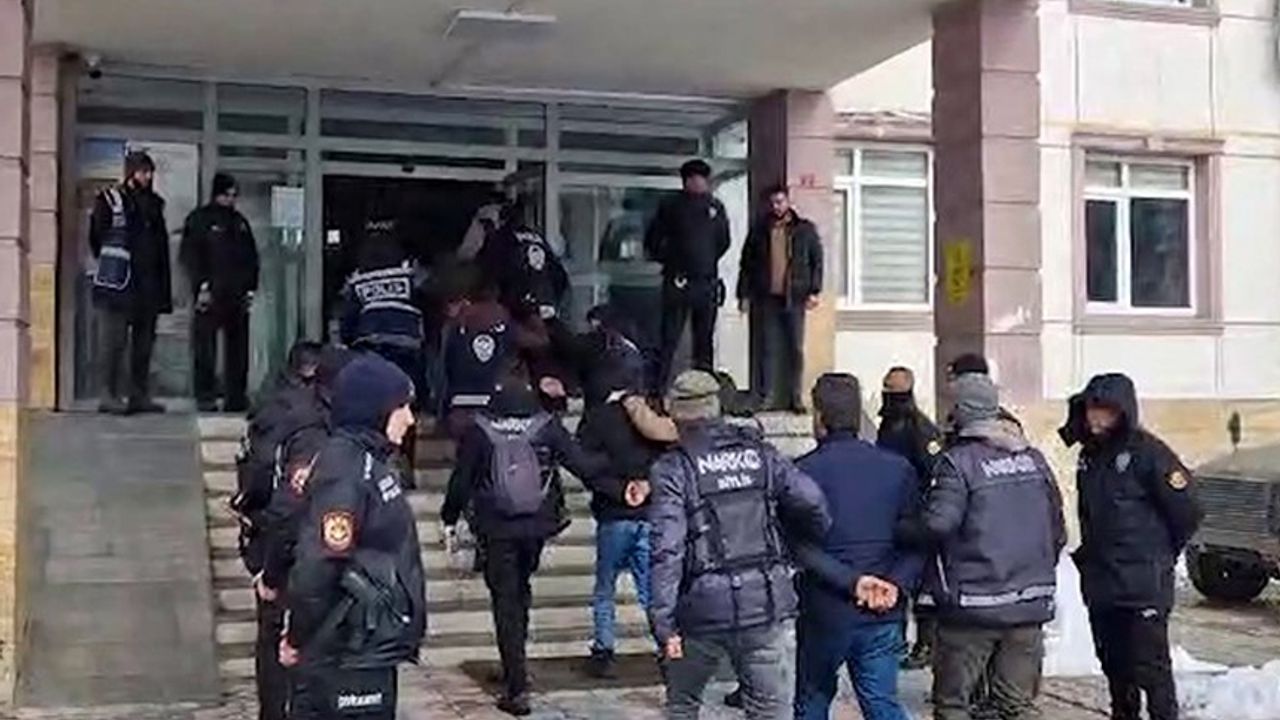 Bitlis’te uyuşturucu operasyonu: 9 tutuklama