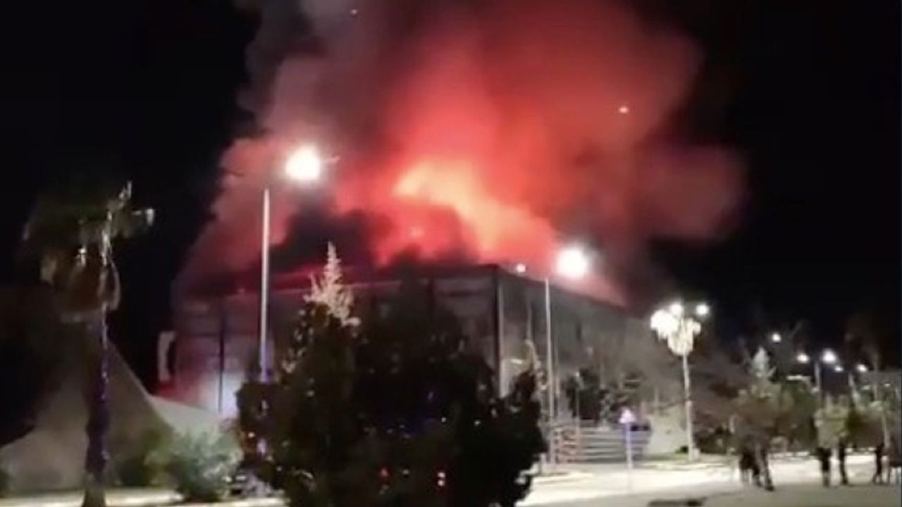 Antalya’da tersane yangını