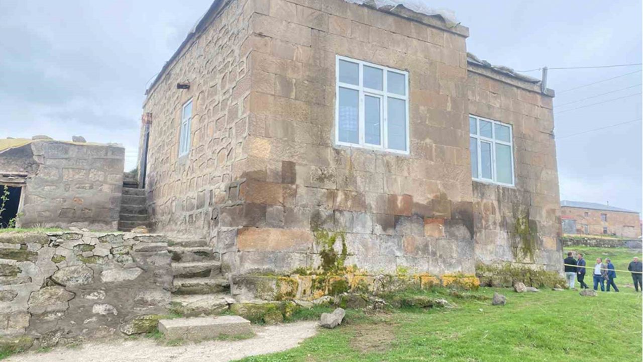 Muş’ta evin tavanı çöktü: 1 ölü