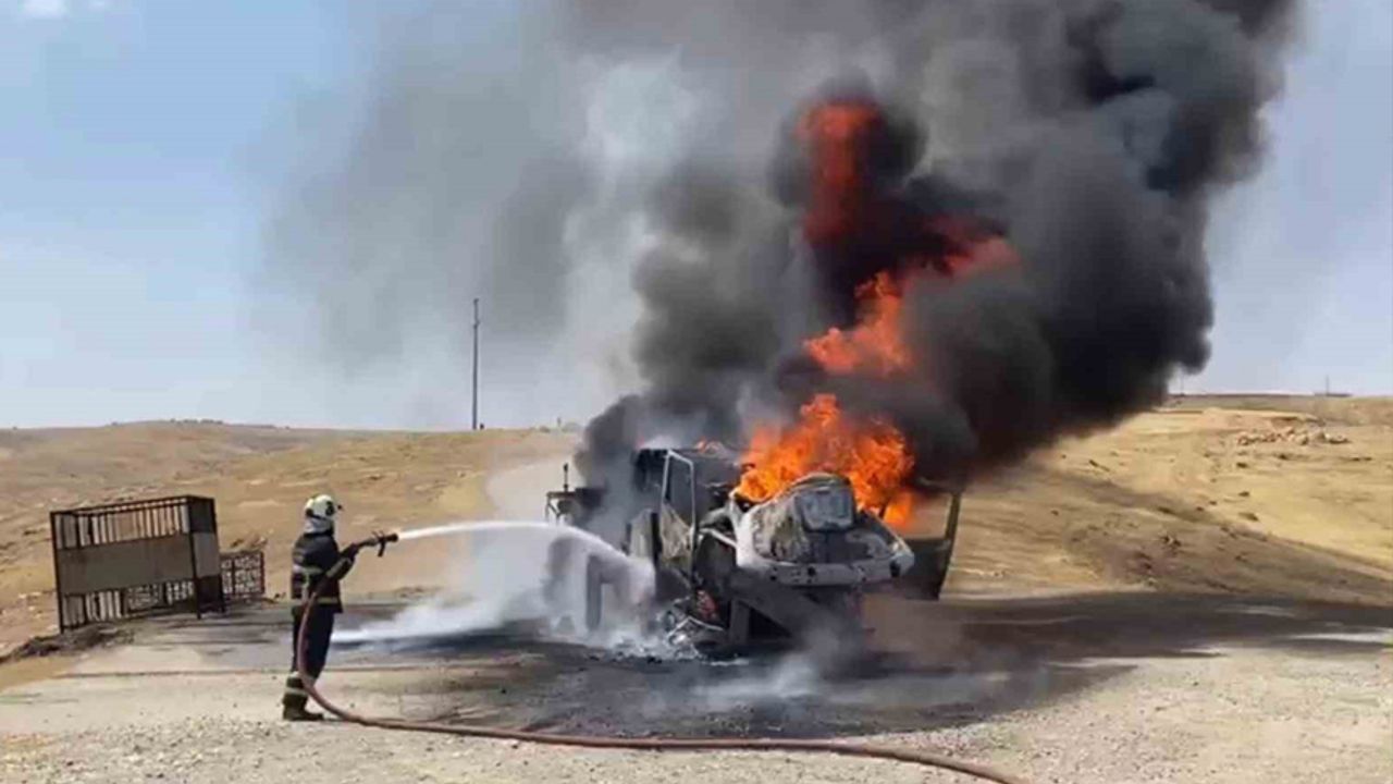 Batman’da petrol sahasında vinç alev alev yandı