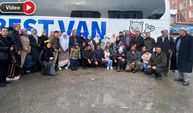 Yüksekova’da umre yolcuları dualar eşliğinde yola çıktılar
