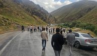 Çöplük Mevkiinde Heyelan: Yüksekova-Hakkari Karayolu Trafiğe Kapandı
