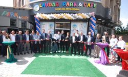 Yüksekova'da 'Lavdar Park & Cafe' isimli işyeri açıldı