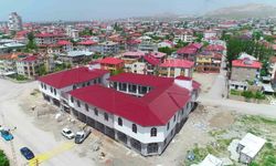 Tuşba Belediyesi'nin ödüllü projesi olan bedesten çarşısı açılış için gün sayıyor