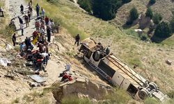 Kars'taki yolcu otobüsü kazasında ölenlerin sayısı 8'e çıktı
