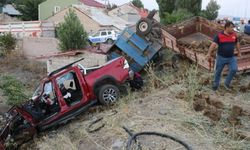 Traktör kamyonetle çarpıştı: 6 yaralı