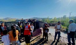 Doğubayazıt’ta sel felaketi: Türkiye-İran kara yolu ulaşıma açıldı