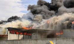 Bursa sanayi bölgesinde yangın: Alevler 10 fabrikaya sıçradı