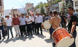 AK Parti Hakkari İl Başkanına davul zurnalı karşılama