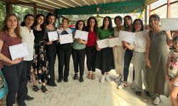 Yüksekova'da KİHEP programını tamamlayan kadınlar sertifikalarını aldı