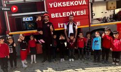 Yüksekova’da minik itfaiyeciler iş başında