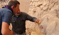 Dünyanın en eski boyalı heykeli Göbeklitepe’de bulundu