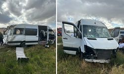Hakkari- Van karayolunda kaza: 10 yaralı