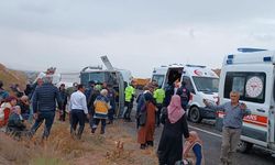 Kayseri’de midibüs devrildi: 15 yaralı