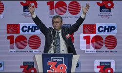Özgür Özel CHP'nin yeni genel başkanı seçildi