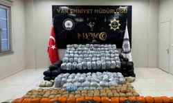 Başkale'de 1 ton 150 kilogram uyuşturucu ele geçirildi