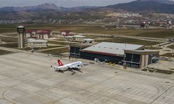 Yüksekova'da uçak seferleri İptal edildi