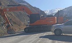 Hakkari- Yüksekova kara yolu ulaşıma halen kapalı