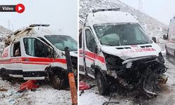 Yüksekova'da ambulansın devrilmesi sonucu 3 personel yaralandı