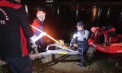 Nehre düşen 3 çocuktan 2'si kurtarıldı, 1'i kayboldu
