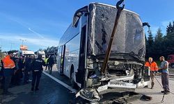 Tıra çarpan TEM yolcu otobüsünde 13 kişi yaralandı
