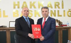 Özbek, CHP'den aday adaylığı başvurusunu yaptı