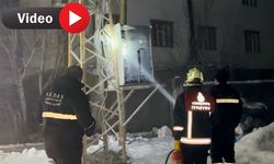 Yüksekova'da trafo patladı, mahalleli elektriksiz kaldı