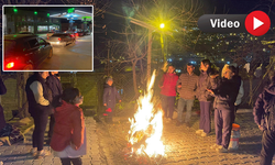 Hakkari'de vatandaşlar dışarıda ateş yakarak ısınıyor!