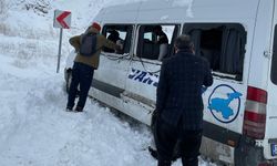 Hakkari-Van karayolunda kaza: 1'i ağır 4 yaralı