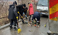 Hakkari Belediyesinden 50 personelle çevre temizliği