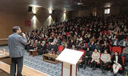 Hakkari'de üniversite öğrencilerine ’yaratılışın gayesi’ konferansı