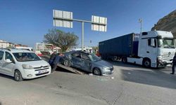 Erciş’te otomobille tır çarpıştı: 1 ölü, 2 yaralı