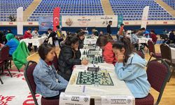 Van'da ödüllü satranç turnuvası son buldu