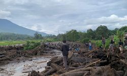 Endonezya’daki sel ve toprak kaymasında can kaybı 37’ye yükseldi