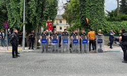 Başkanın DEM Parti’den istifa ettiği belediyede polis barikatı