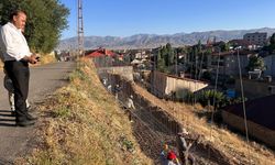 Yüksekova Belediyesi’nin İstinat Duvarı ve Yol Yapım Çalışmaları Devam Ediyor