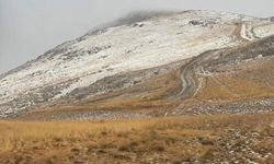 Başkale’de mevsimin ilk karı yağdı