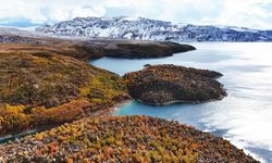 Nemrut Kalderası’nın bir yanı sonbahar bir yanı kış