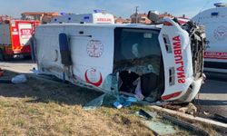 Ambulans kaza yaptı: 7 yaralı