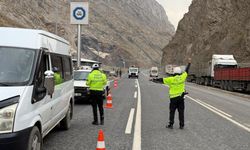 Hakkari Valiliğinde kış lastiği uyarısı