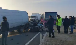 Van'da zincirleme trafik kazası: Birçok araç birbirine girdi