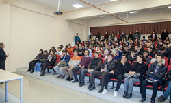 Hakkari’de kadınların Çalışmaları anlatıldı